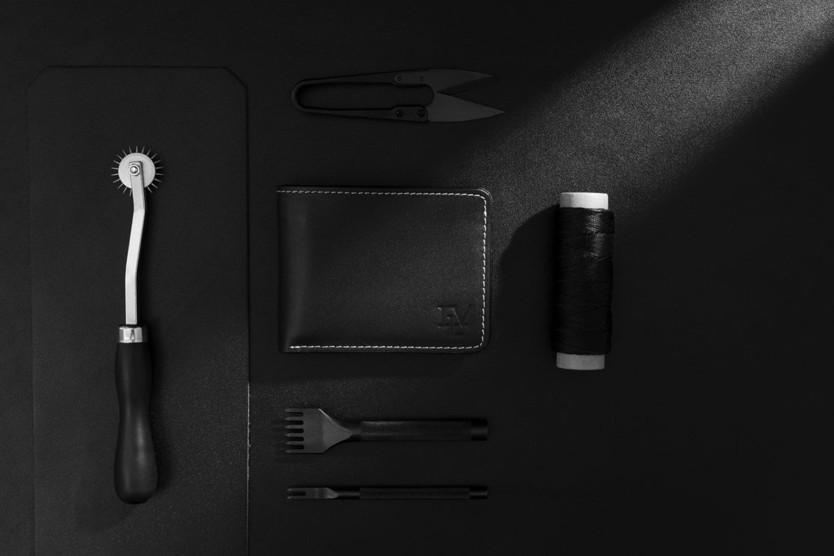 Classic Minimal Bifold, Black